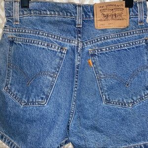 Vintage Levi’s 912 high waist shorts